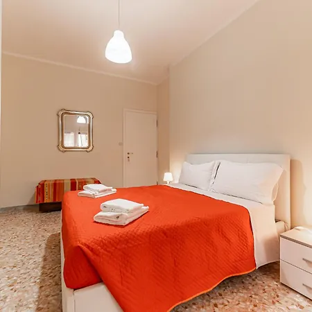 Vacanze Romane - Metro Teano & Wi-fi Apartment *